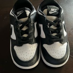 Size 7C Panda dunks.